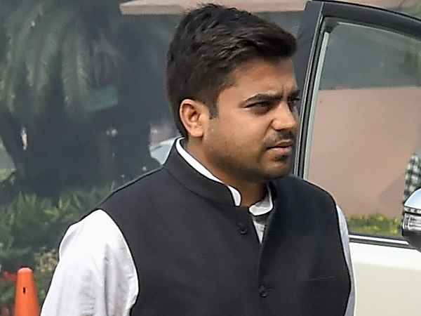 मोदी लहर में तेज प्रताप जीती थी मैनपुरी सीट