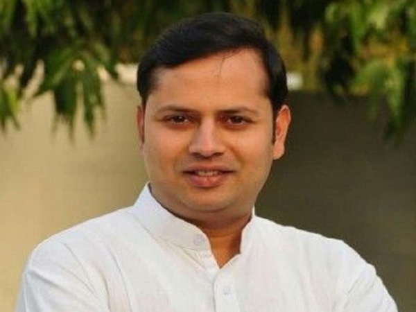 वैभव गहलोत से है मुकाबला