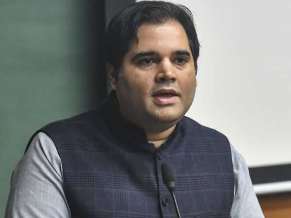 अखिलेश की रैली पर हुआ था सवाल