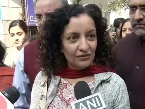 Priya ramani pleads not guilty in delhi court in defamation case filed by mj akbar Priya ramani pleads not guilty in delhi court in defamation case filed by mj akbar