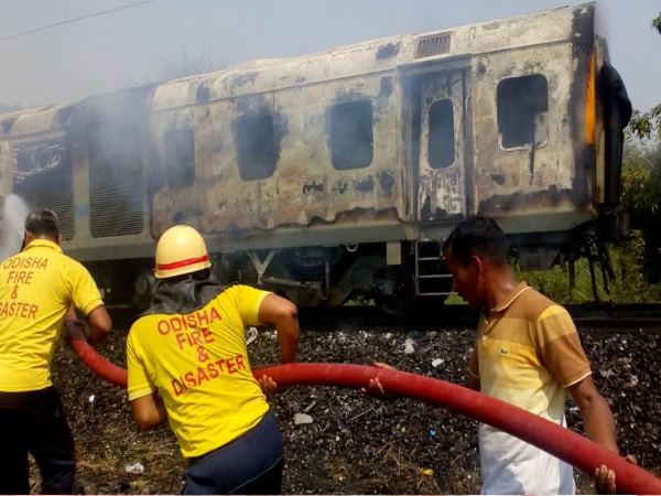 fire in generator coach of new delhi bhubneshwar express fire in generator coach of new delhi bhubneshwar express