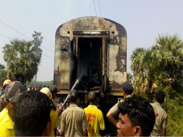 fire in generator coach of new delhi bhubneshwar express fire in generator coach of new delhi bhubneshwar express