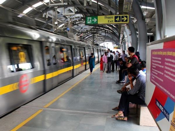 10 मिनट की मशक्कत के बाद निकला बाहर