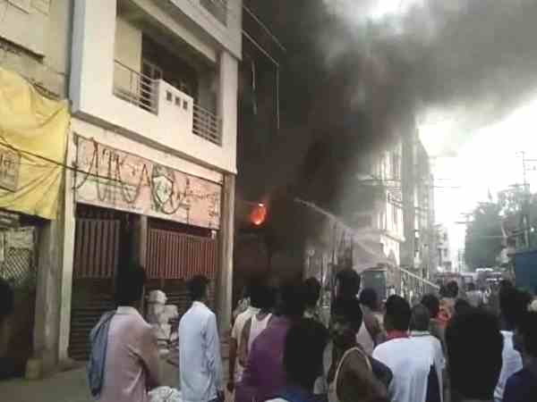 fire breaks out in a building in collectorganj, people rescued fire breaks out in a building in collectorganj, people rescued