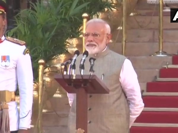 मोदी और मंत्रिमंडल ने ली शपथ