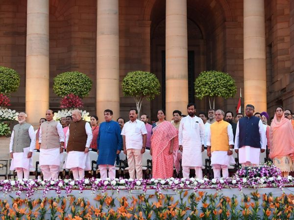 कैबिनेट मंत्री-