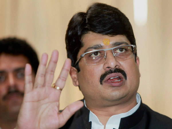 राजा भैया की पार्टी का यह पहला चुनाव है