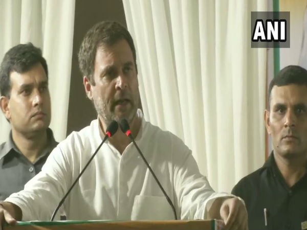Lok Sabha Elections 2019: Congress President Rahul Gandhi Attack Arvind Kejriwal and Modi on sealing issue Lok Sabha Elections 2019: Congress President Rahul Gandhi Attack Arvind Kejriwal and Modi on sealing issue
