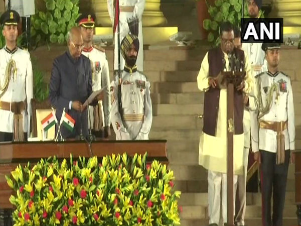 When President Ram Nath Kovind corrects two ministers who forgot the vital ‘I while taking oath When President Ram Nath Kovind corrects two ministers who forgot the vital ‘I while taking oath