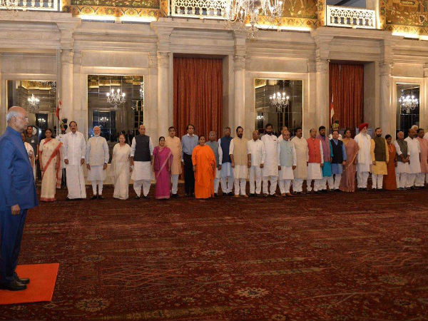 President Ram Nath Kovind today hosted a banquet in honour of the outgoing Union Council of Ministers, led by Prime Minister Narendra Modi, at the Rashtrapati Bhavan President Ram Nath Kovind today hosted a banquet in honour of the outgoing Union Council of Ministers, led by Prime Minister Narendra Modi, at the Rashtrapati Bhavan