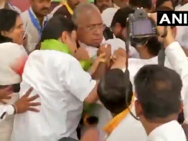 70 साल के हनुमंथ राव और नागेश मुदिराज के बीच हुई हाथापाई