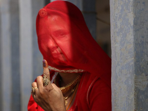 गर्मी भी परेशान नहीं कर रही हैं लोगों को...