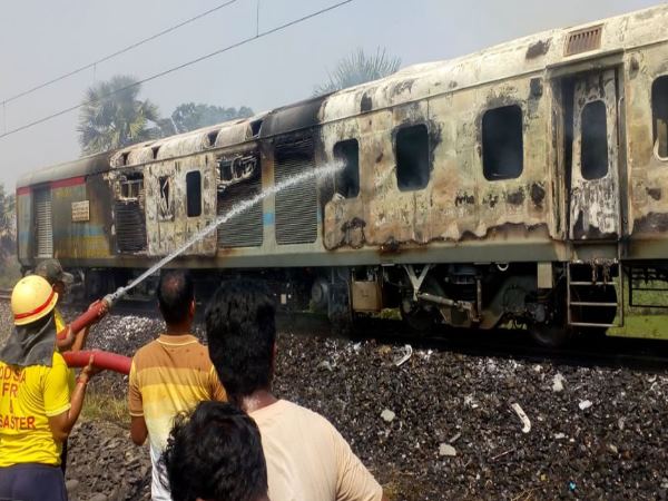 fire in generator coach of new delhi bhubneshwar express fire in generator coach of new delhi bhubneshwar express
