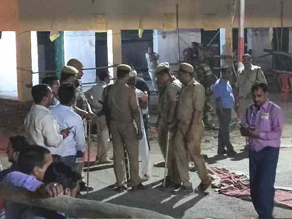lathicharge by police on bjp workers during counting lathicharge by police on bjp workers during counting