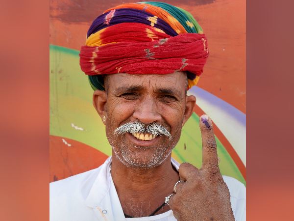 कांग्रेस यूपी में गठबंधन के खिलाफ चुनाव लड़ रही है