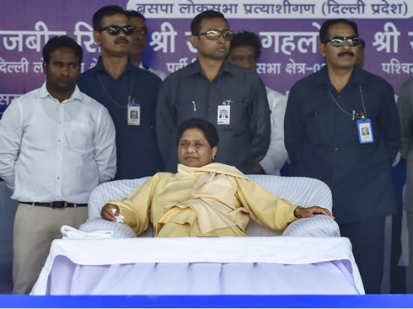 भाजपा में विवाहित महिलाएं डरती हैं मोदी से: मायावती