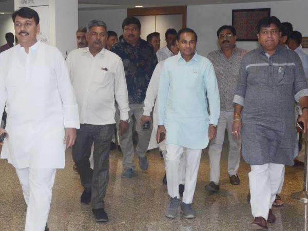 कांग्रेस ने लगाया आरोप