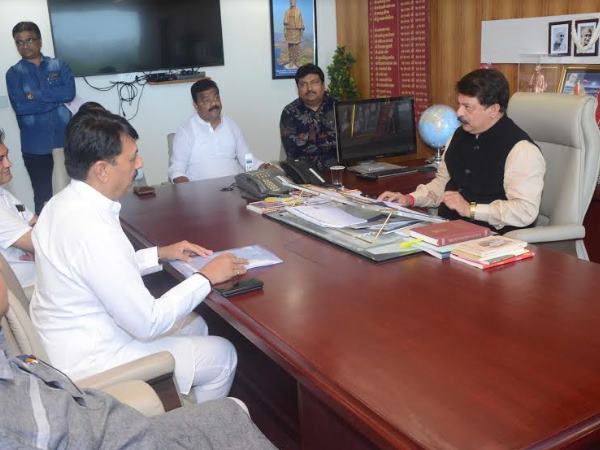 विधानसभा अध्यक्ष से मिले