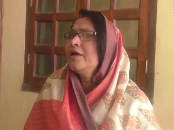 Lok Sabha Elections 2019 Bhadohi Congress district president Neelam Mishra quit the party yesterday Lok Sabha Elections 2019 Bhadohi Congress district president Neelam Mishra quit the party yesterday