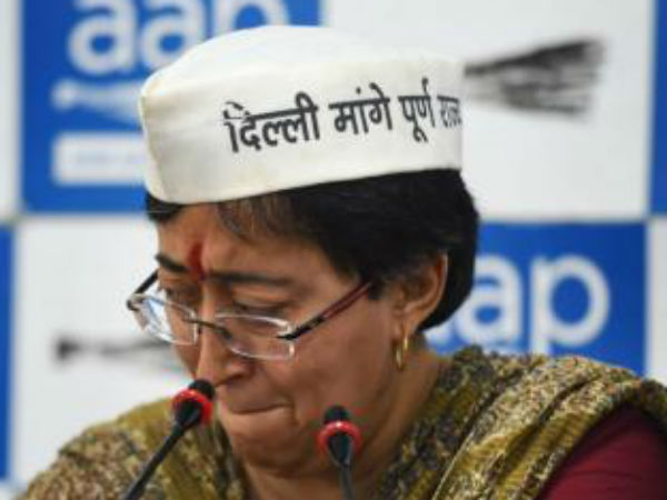 कैरियर की शुरूआत एक सामाजिक कार्यकर्ता के तौर पर की थी...