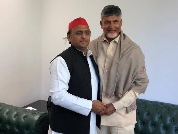 सीताराम येचुरी और केजरीवाल से भी मिल चुके हैं एन चंद्रबाबू नायडू