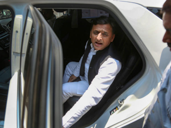 अखिलेश यादव