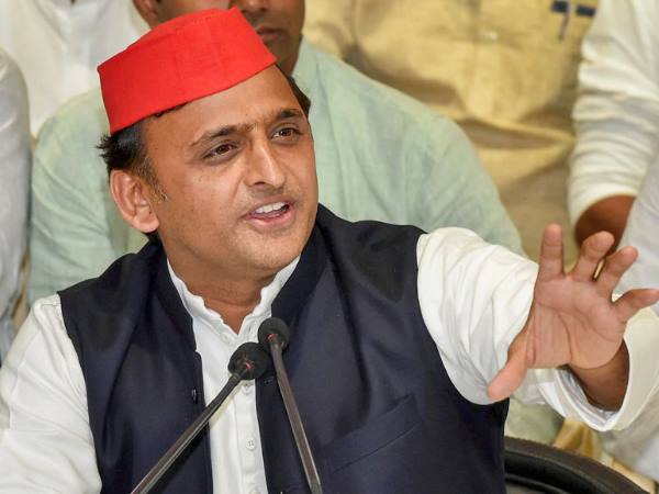 आजमगढ़ में अखिलेश आगे