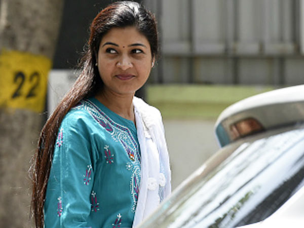 अलका ने मांगा केजरीवाल का इस्तीफा