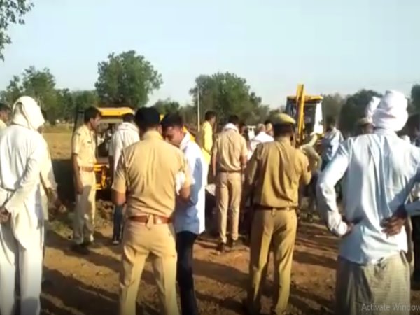 Four Year Old Girl save from 40 Feet Deep Borewell in Nogwa alwar Four Year Old Girl save from 40 Feet Deep Borewell in Nogwa alwar