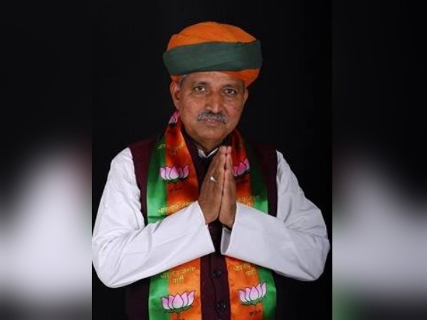 हाथ से मैला उठाने की प्रथा को पहली बार ससंद में उठाया