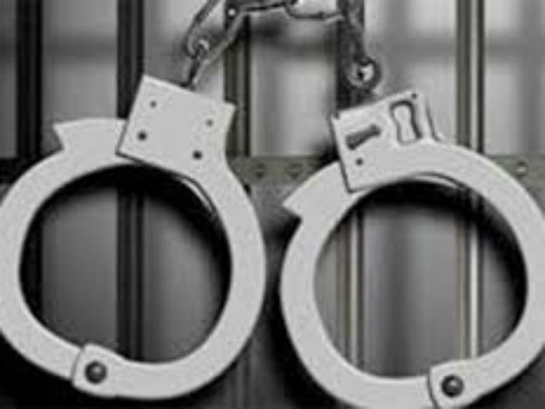 मुकदमा दर्ज कर पुलिस ने किया गिरफ्तार