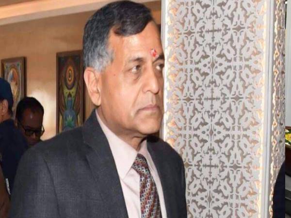 कमेटी में शामिल हैं अशोक लवासा