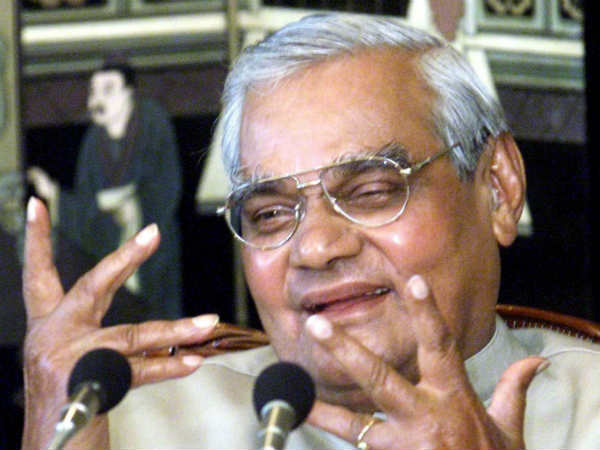 पहले गैर-कांग्रेसी पीएम