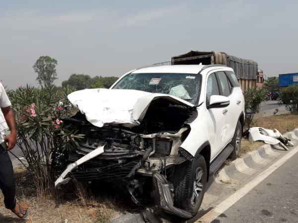 Two people die in road accident Two people die in road accident