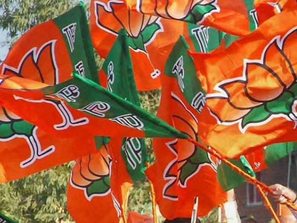 ममता के किले में बीजेपी ने लगाई सेंध
