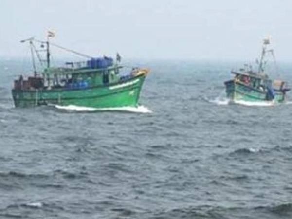 pakistan apprehends 22 gujarat fishermen seizes 4 boats pakistan apprehends 22 gujarat fishermen seizes 4 boats