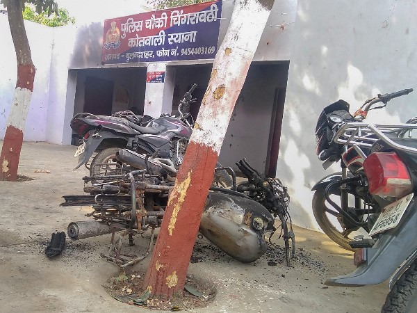 उनके घाव अभी तक नहीं भर पाए हैं, यहां अभी भी हालात सुधरे नहीं हैं