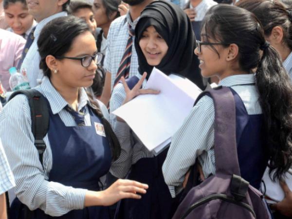 92.45% छात्राओं ने सफलता हासिल की