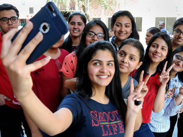 CBSE 10th results: शर्माजी के लड़के के आए 505/500,सोशल वायरल CBSE 10th results: शर्माजी के लड़के के आए 505/500,सोशल वायरल