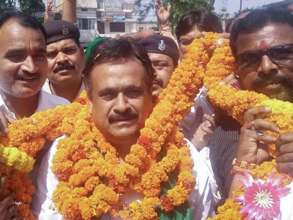 राजीव प्रताप रूड़ी से पीछे चल रहे हैं चंद्रिका राय