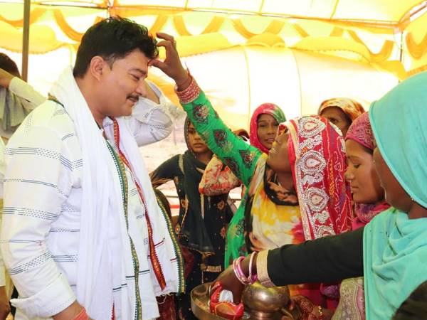 हाजी साहब ने उठाया शादी का खर्च