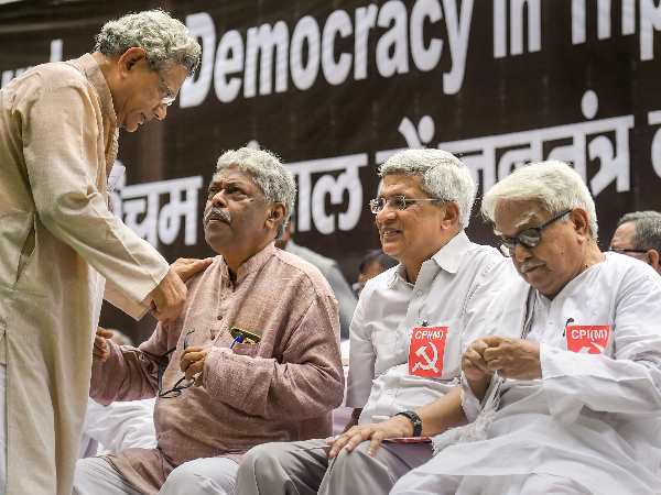 लगातार कमजोर होती चली जा रही सीपीएम