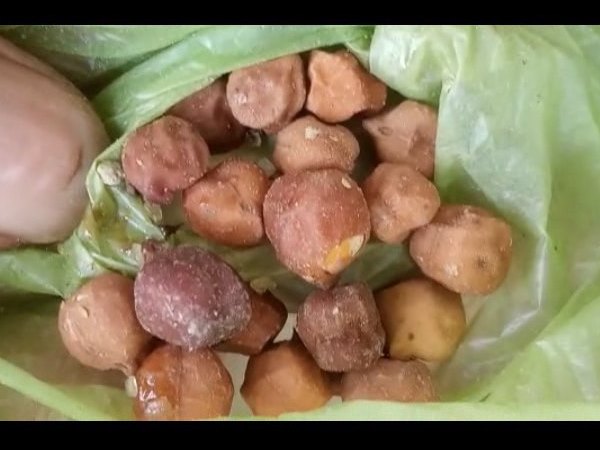 चने में जहर मिलाकर दिया