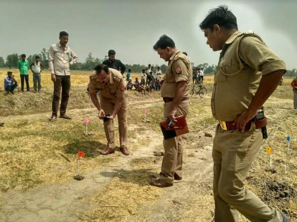 14 year old girl found dead in shahjahanpur 14 year old girl found dead in shahjahanpur