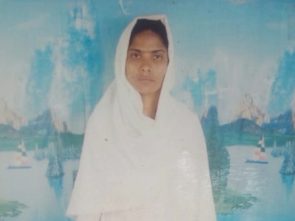 तांत्रिक ने पहले लाखों रुपए और जेवर हड़पे