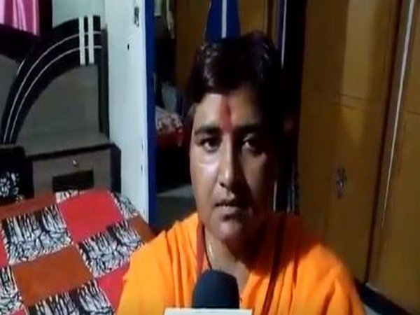 Election Commission has sought factual report from Chief Electoral Officer by tomorrow in the matter of Pragya Singh Thakurs statement on Nathuram Godse Election Commission has sought factual report from Chief Electoral Officer by tomorrow in the matter of Pragya Singh Thakurs statement on Nathuram Godse