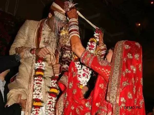 Bride Refuses to marriage when grooms family demands bike in dowry Bride Refuses to marriage when grooms family demands bike in dowry
