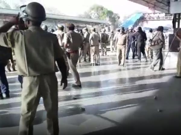 डॉ. मीणा ने इसे पुलिस की नाकामी बताया