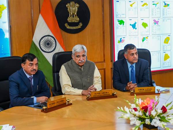 कांग्रेस की शिकायतों पर चुनाव आयोग ने दिया फैसला
