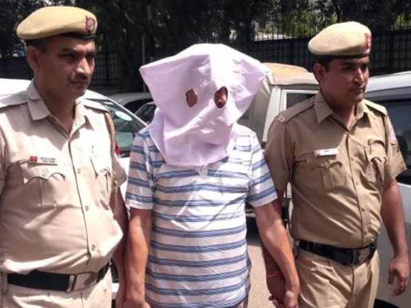 कर्ज में डूबा तो मीनू को फंसाया